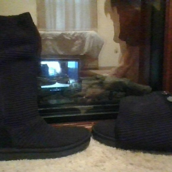 Ugg black crochet tall boots, sz 7 - Picture 2 of 4